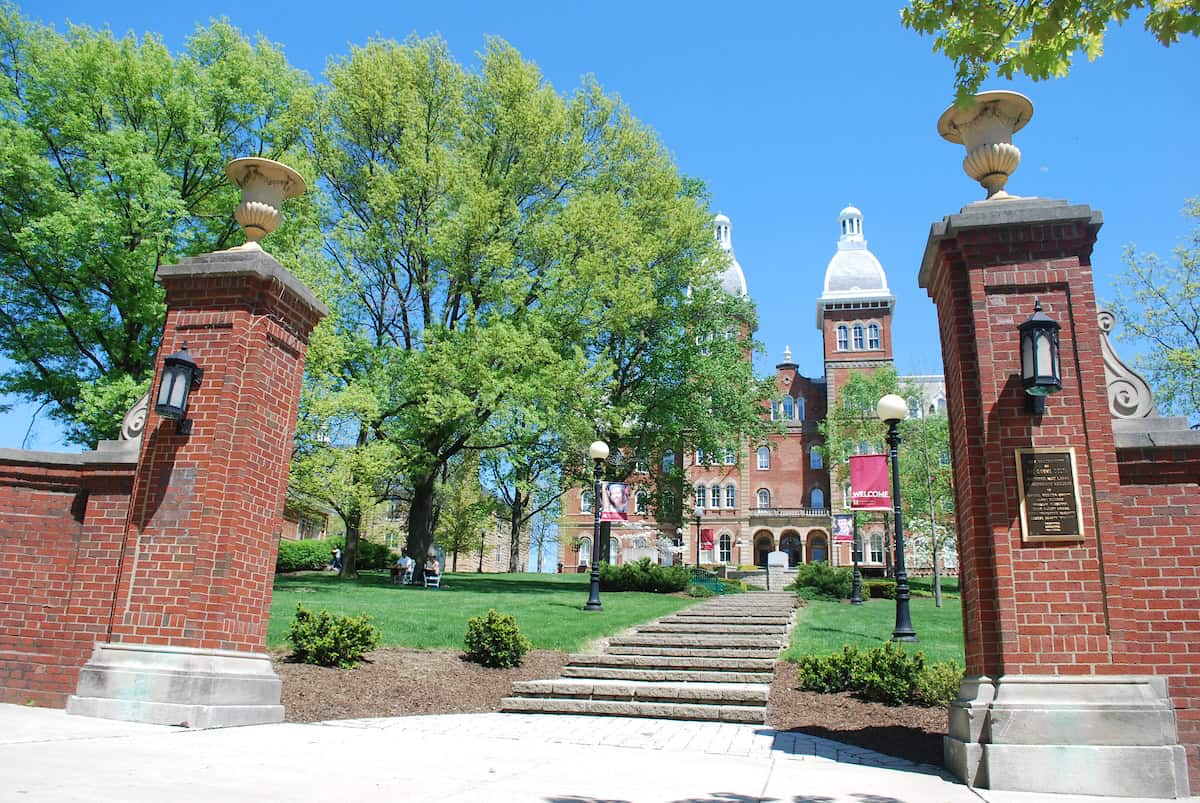Old-Main-Zoom-Out Old-Main-Zoom-Out