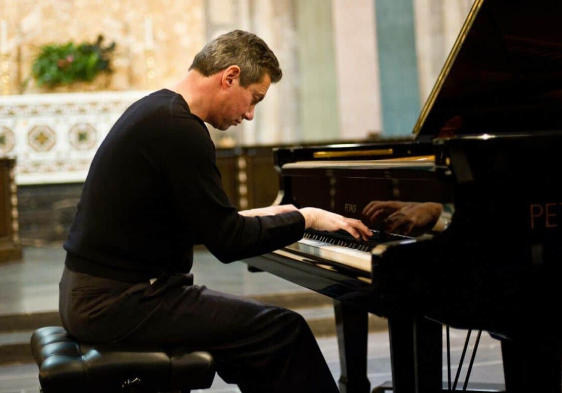 Mark Valenti pianist